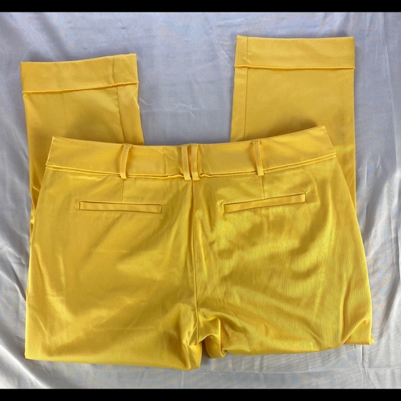 Women 7th Ave NY & Co yellow Capri pants size 10 - Picture 2 of 6